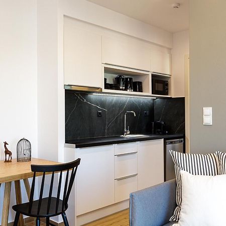 Eleven Boutique Suites Stavromenos  Rum bild