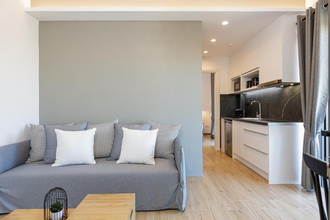 Eleven Boutique Suites Stavromenos  Exteriör bild