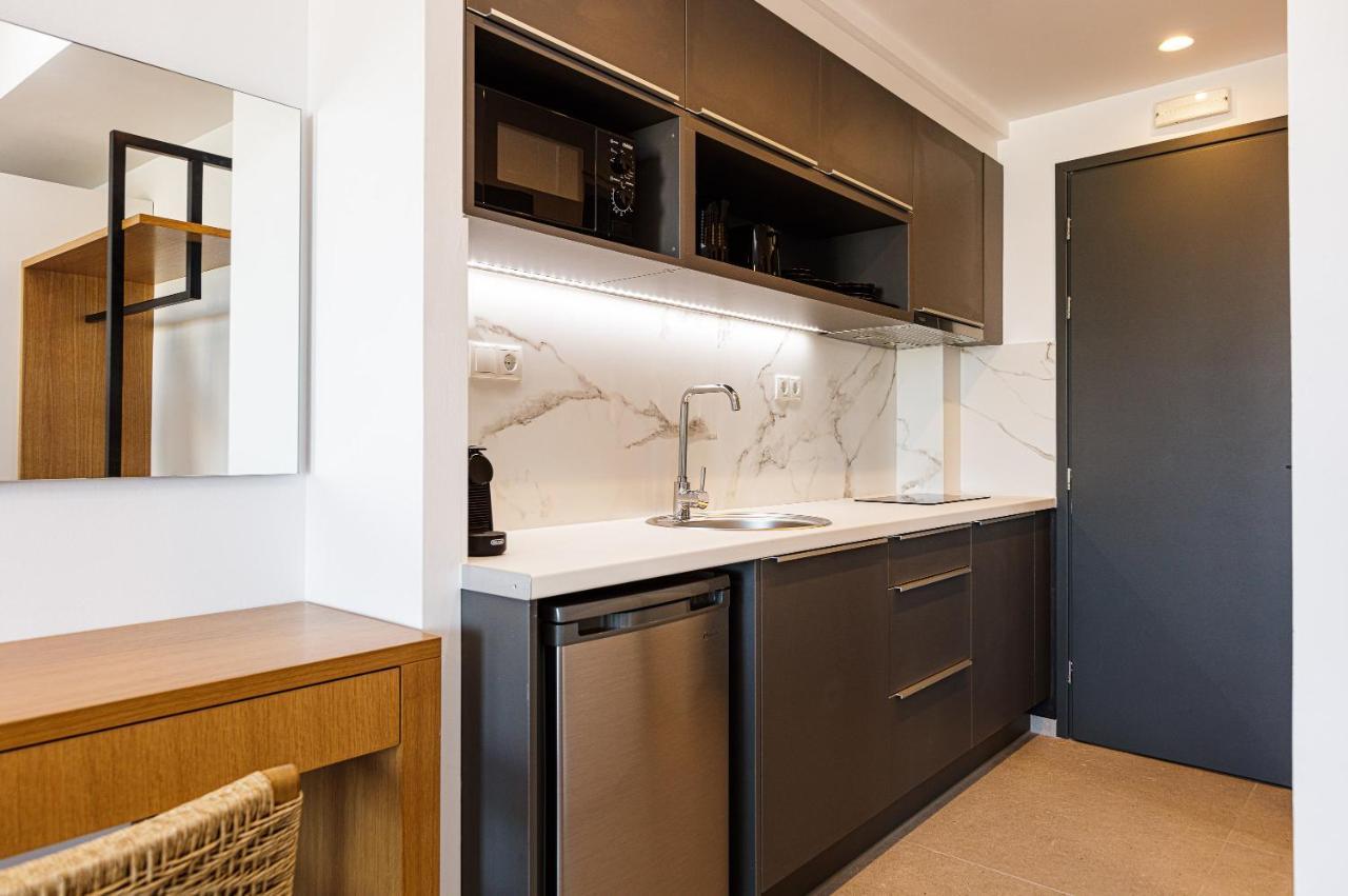 Eleven Boutique Suites Stavromenos  Exteriör bild