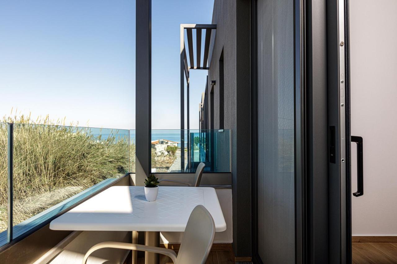 Eleven Boutique Suites Stavromenos  Exteriör bild